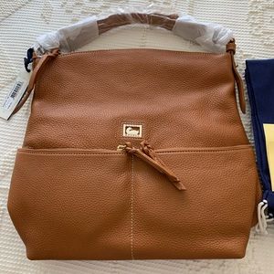 Dooney and Burke medium zipper pocket sac